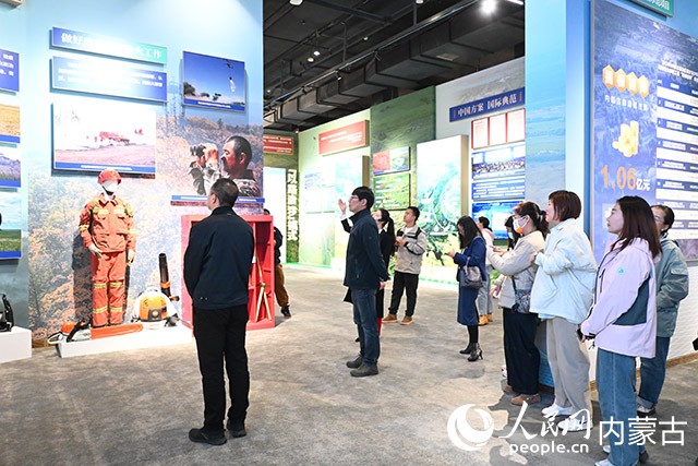 主題展現(xiàn)場。實習(xí)生 李蓉攝